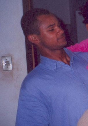 Família procura por rapaz desaparecido