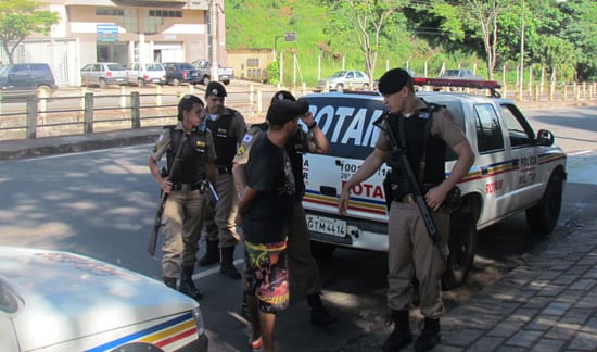 Foragido acusado de tentativa de homicídio é preso pela PM