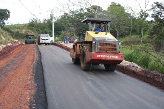 Distrito Industrial de São Gonçalo recebe asfaltamento