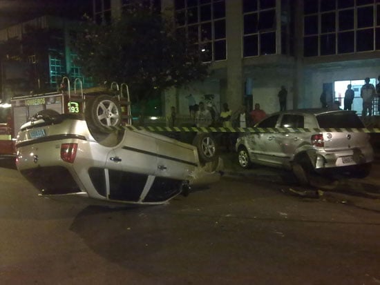 Motorista com sintomas de embriaguez se envolve em acidente perto da prefeitura