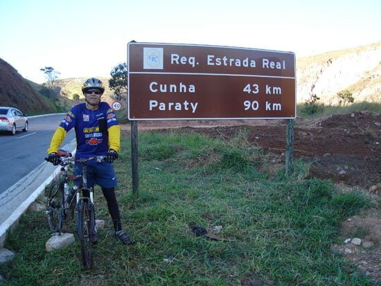 Pediatra pedala mais de 900 km e cruza toda Estrada Real de bicicleta