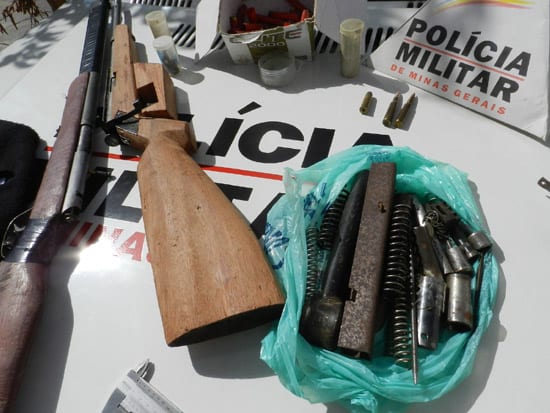 Polícia encontra armas no Bethânia e o dono é preso em Barão de Cocais