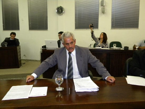 Vereador se irrita com negação a seu pedido de inserção de projeto em Monlevade