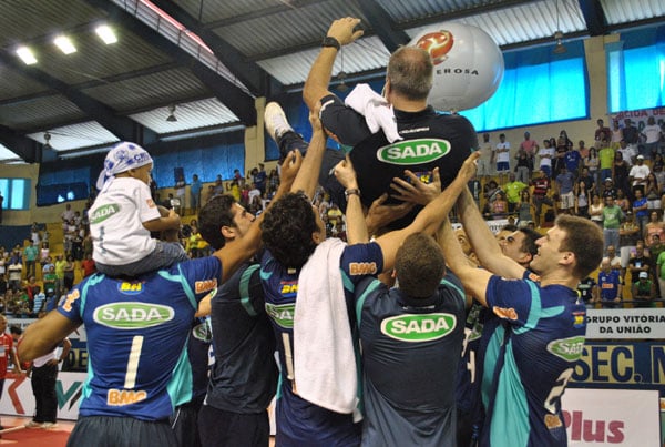 Sada Cruzeiro vence Vivo Minas por 3 sets a 0 e é bicampeão do Mineiro de Vôlei
