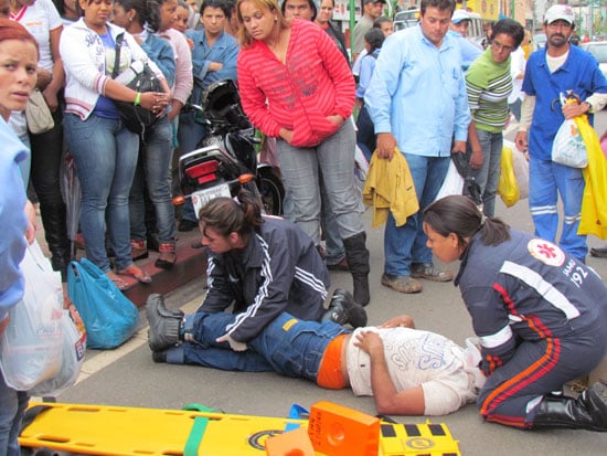 Homem atropelado tem suspeita de fratura na perna