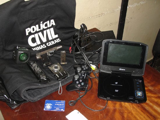 Polícia apreende pistola 765 no Juca Rosa