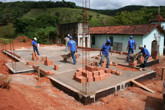 São Gonçalo começa construção de mais duas unidades de saúde na zona rural