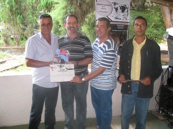 Santa Bárbara premia vencedores do Torneio Leiteiro entre Fazendas