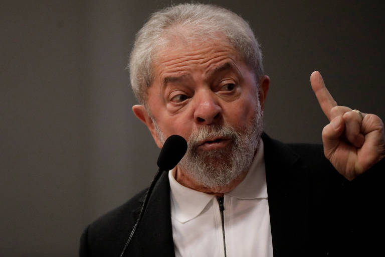 Juiz do DF manda apreender passaporte do ex-presidente Lula