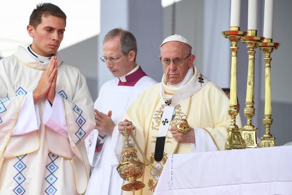 Papa lamenta ‘violência desumana’ no Afeganistão e condena últimos atentados