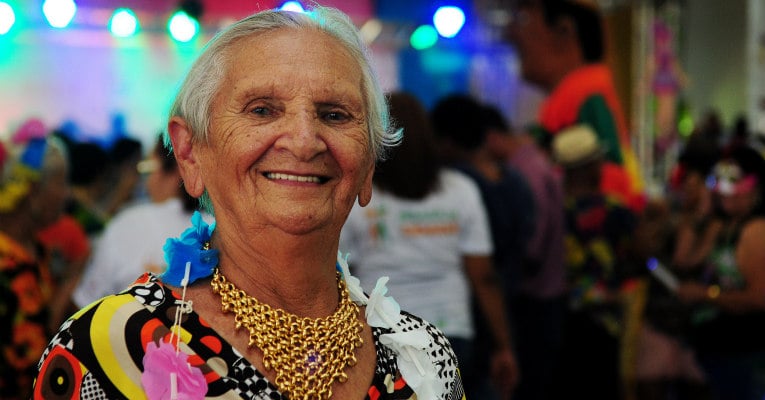 Já completou 60 anos? Saiba como viajar de graça em 3 passos