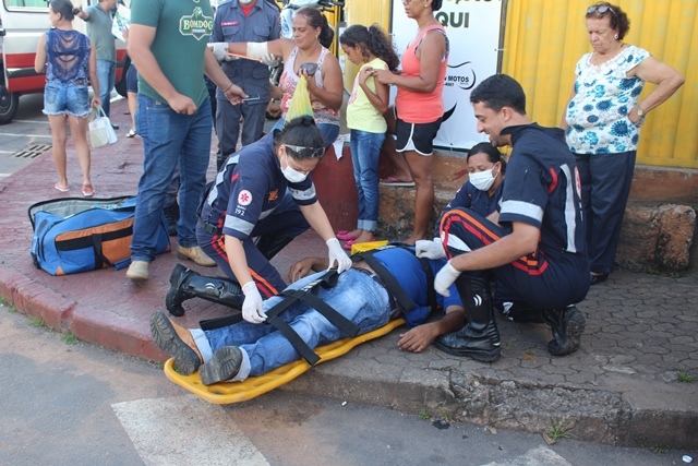 Três pessoas ficam feridas em acidente na avenida Osório Sampaio