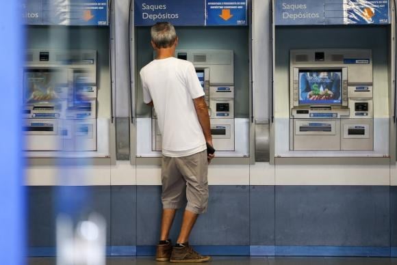 Saques a partir de R$ 50 mil devem ser comunicados aos bancos com três dias de antecedência