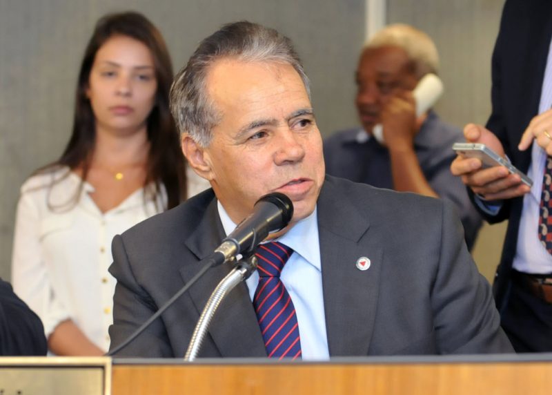 Prefeito de São Gonçalo do Rio Abaixo incentiva investimentos no campo