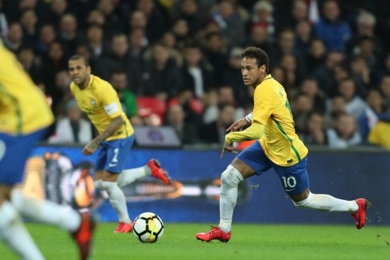Neymar supera Ronaldo e se torna 2º maior artilheiro da seleção