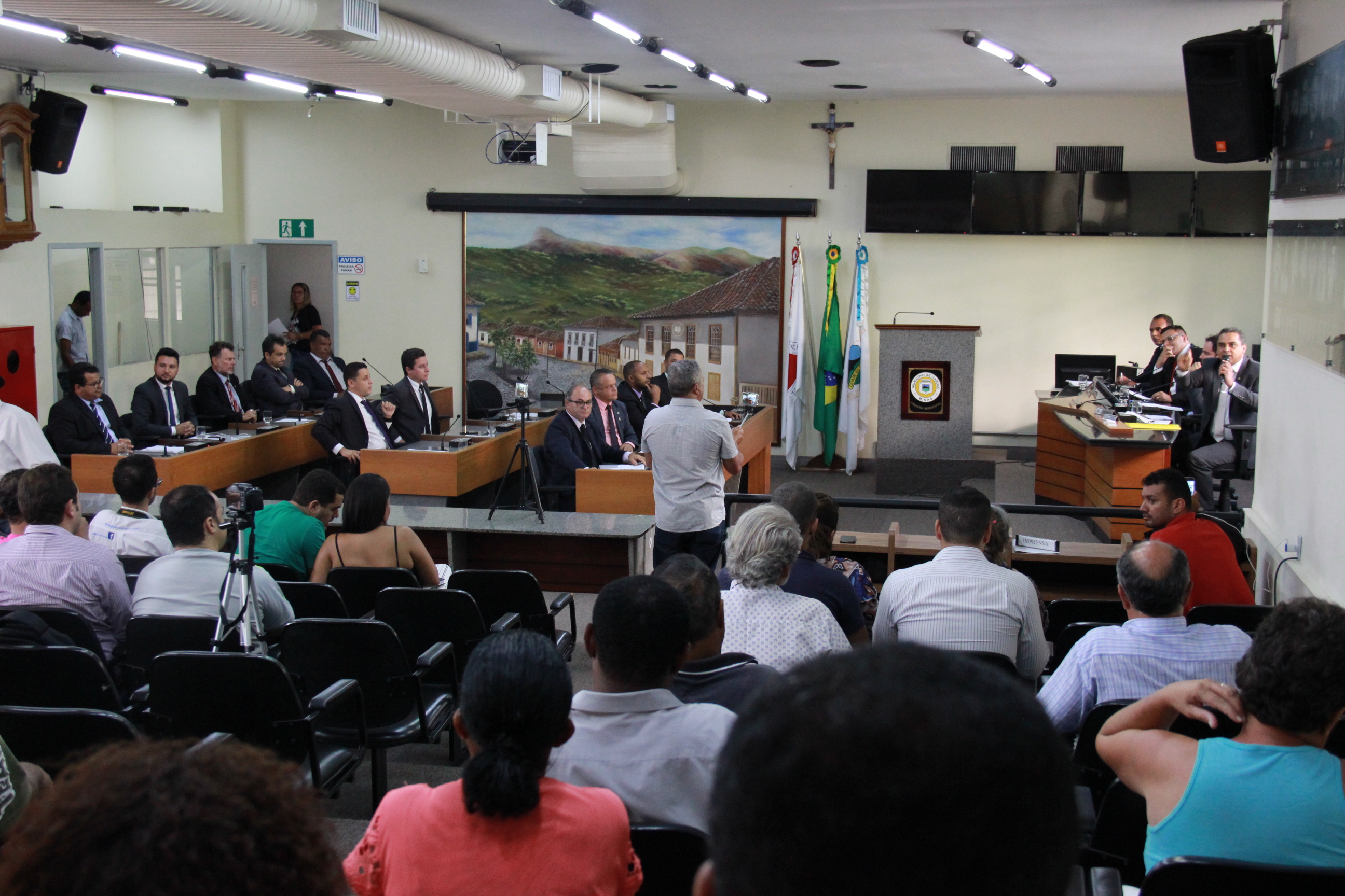 Vereadores aprovam transferência de dinheiro para escolas municipais