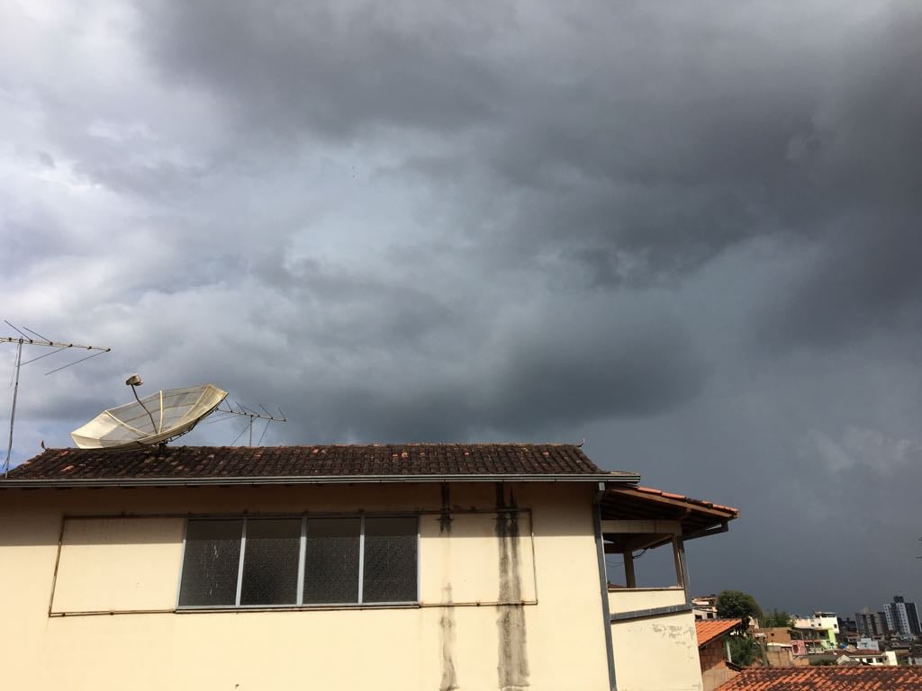 Defesa Civil alerta para pancadas de chuva e raios em Itabira