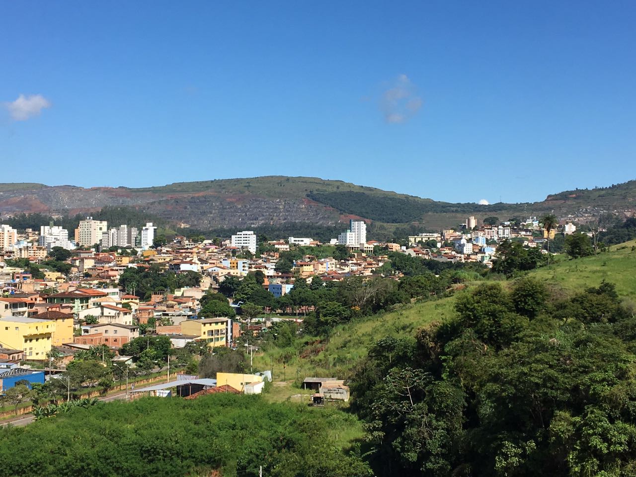Tempo abre em Itabira e tem segunda-feira de sol forte; veja previsão do tempo