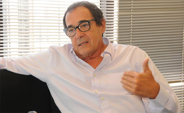 Diretor Bebeto de Freitas morre após parada cardíaca na Cidade do Galo