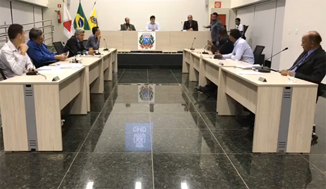 Prefeito cria mais 29 cargos comissionados e tema provoca polêmica na Câmara de Conceição do Mato Dentro Prefeito cria mais 29 cargos comissionados e tema provoca polêmica na Câmara de Conceição do Mato Dentro