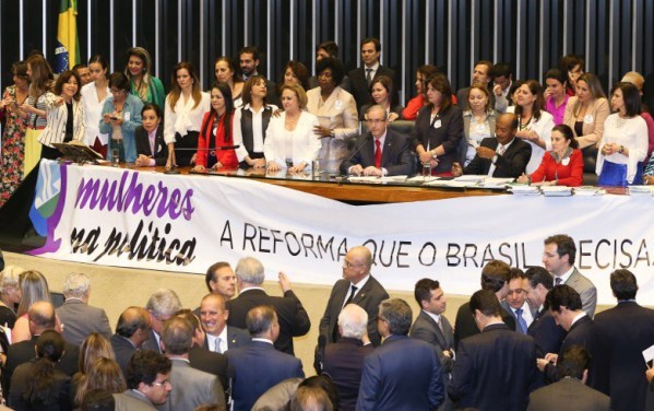 Apenas dois partidos políticos têm maioria feminina no Brasil