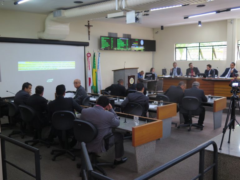 Câmara barra pensões dadas às viúvas dos ex-prefeitos de Itabira