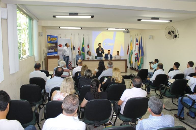 Reunião na Amepi discute pautas municipalistas em tramitação no Congresso