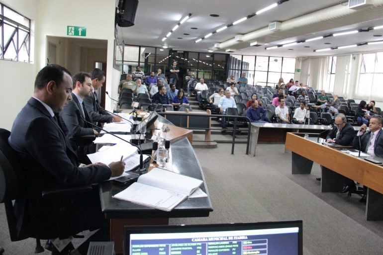 Concessão de áreas públicas a empresas passará por licitação em Itabira