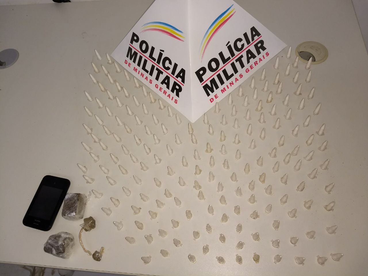 Grande quantidade de drogas é apreendida durante operação no bairro Bálsamos