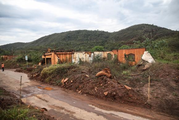 Ministério Público cobra R$ 2,5 bi da Vale, BHP e Samarco para atingidos em Mariana