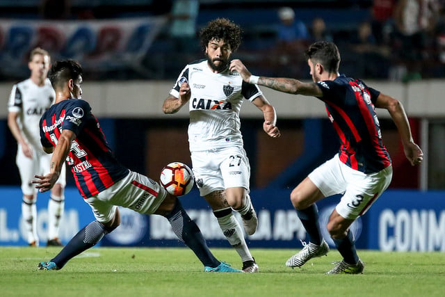 Thiago Larghi avalia que faltou agressividade ofensiva em derrota do Atlético