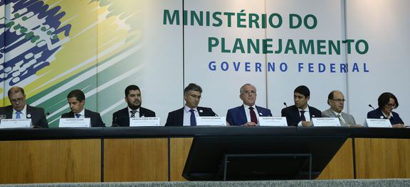 Governo anuncia cancelamento de 422 mil benefícios sociais