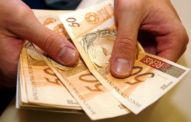 Salário mínimo poderá ser de R$ 1.002 no ano que vem