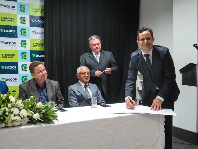 Sicoob Credivale empossa nova diretoria em Itabira