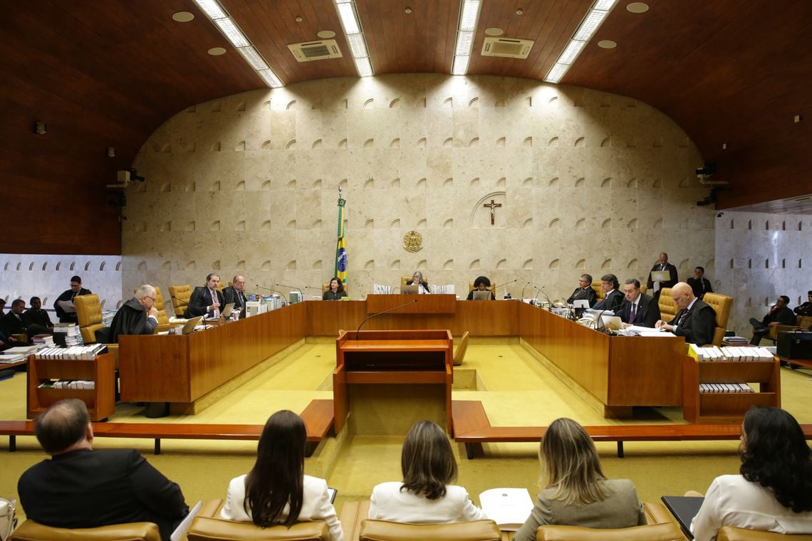 STF aprova restrição do foro privilegiado para deputados e senadores
