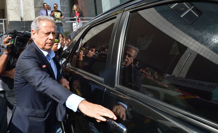 Segunda Turma do STF manda soltar ex-ministro José Dirceu