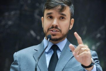 Léo Portela não tentará reeleição para deputado estadual; comunicado foi feito pelo Twitter