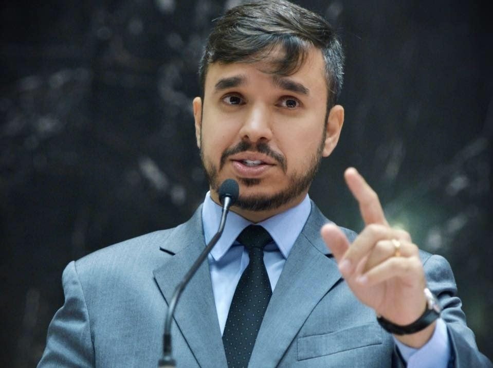 Léo Portela não tentará reeleição para deputado estadual; comunicado foi feito pelo Twitter