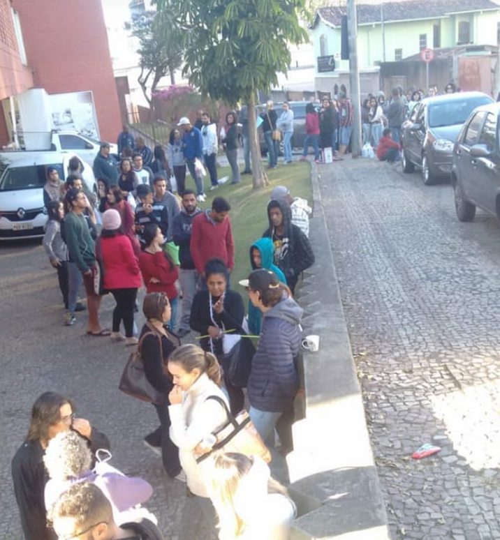 Tumultuada, troca de ingressos para show de Alceu Valença gera reclamações