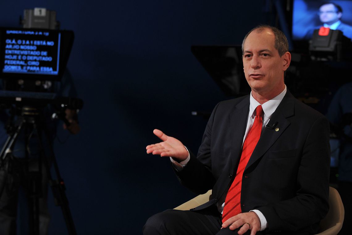 Ciro Gomes passa por procedimento médico e deve ter alta nesta quarta