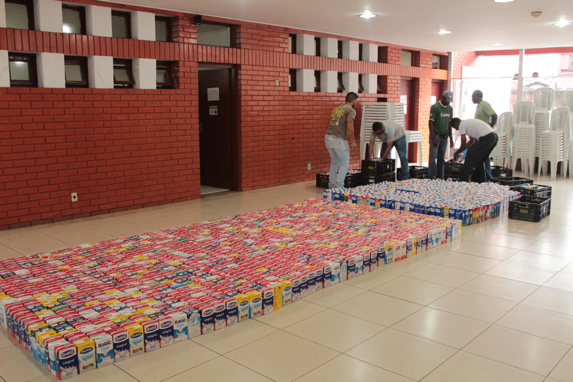 Festival de Inverno arrecada 2,4 mil litros de leite e 1,5 mil livros infantis
