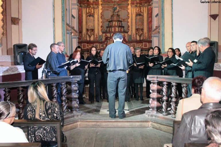 Com poesia, música e exposição, FCCDA participa da feira de negócios WIN