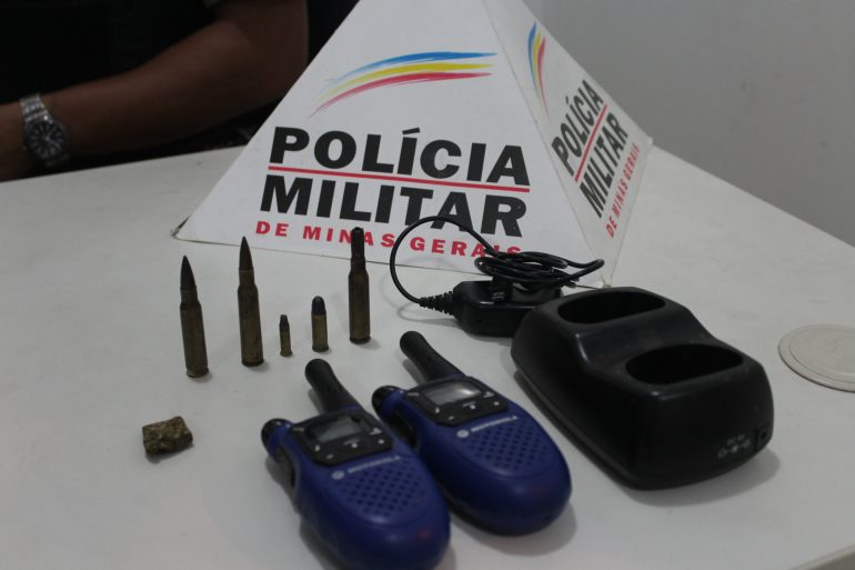 Jovem é preso com munições para fuzil 762
