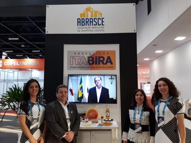 Em evento internacional, município faz contato com construtoras de shoppings