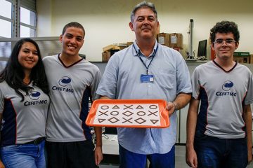 Estudantes mineiros desenvolvem impressora 3D de chocolate