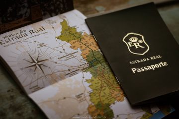 Passaporte Estrada Real registra passos de viajantes pela rota turística