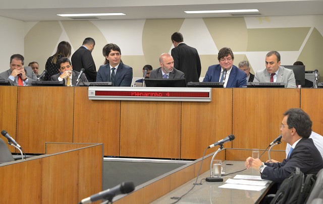 CPI ouve funcionários da Vale, mas dúvidas permanecem
