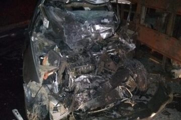 Batida entre carro e carreta deixa uma pessoa morta em Nova Era