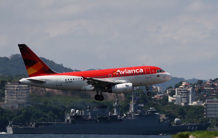 Avianca cancela quase 2 mil voos até o dia 28