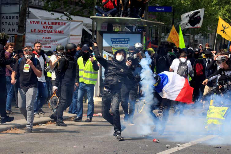 Protestos e 165 detenções marcam Dia do Trabalho na França